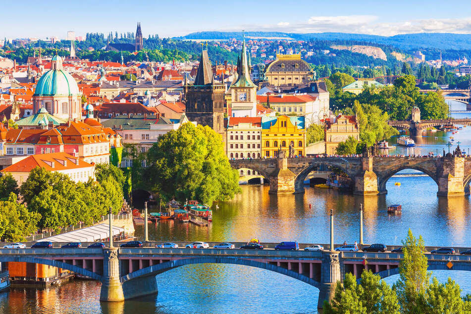 Städte in Tschechien wie Prag locken Millionen Besucher an.