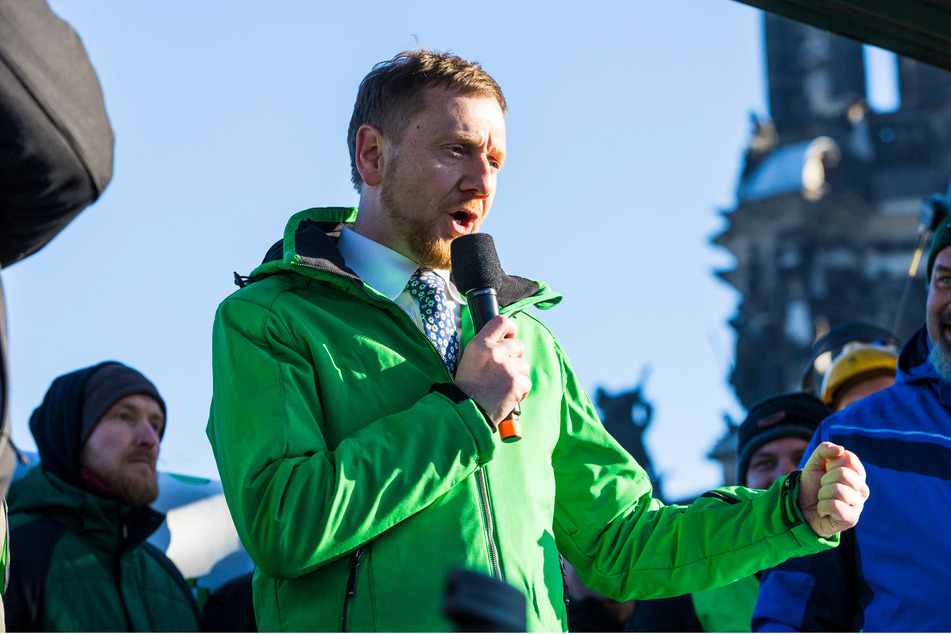 Ministerpräsident Kretschmer (48, CDU) sprach am Mittwoch im Rahmen des Bauernprotests in Dresden.