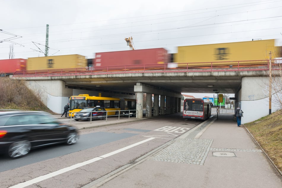 Wer derzeit in Reick auf den SEV umsteigt, braucht eine pünktliche S2. Andernfalls könnte der Bus bereits abgefahren sein. (Archivbild)