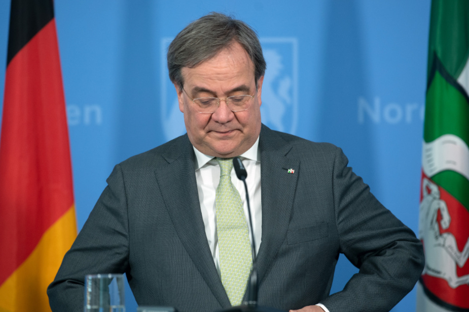 Nordrhein-Westfalens Ministerpräsident Armin Laschet (59, CDU) will keine Maskenpflicht, doch Münster interessiert das nicht.