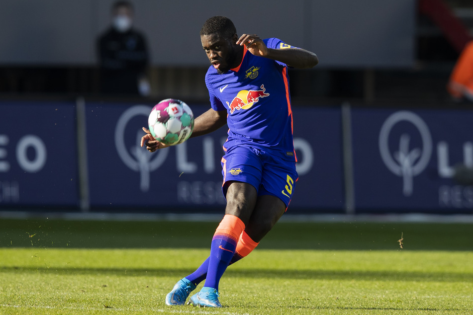 RB Leipzig muss nun rund zwei Wochen ohne Dayot Upamecano (22) auskommen.