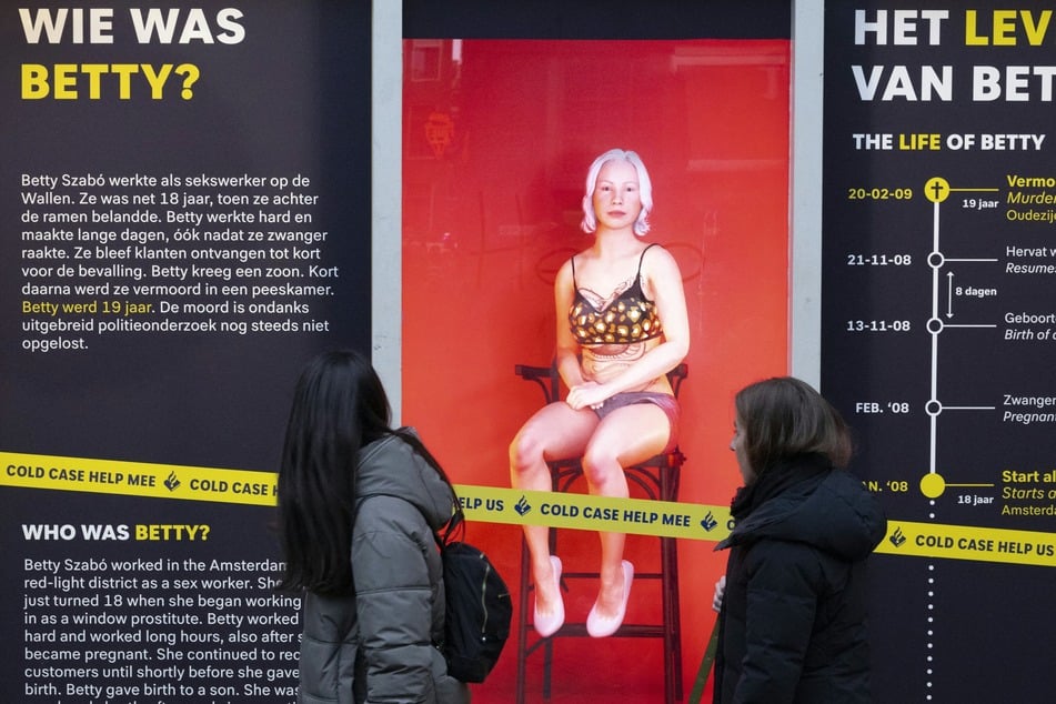 Dieses Hologramm im Schaufenster ist die digitale Nachbildung einer ermordeten Prostituierten.