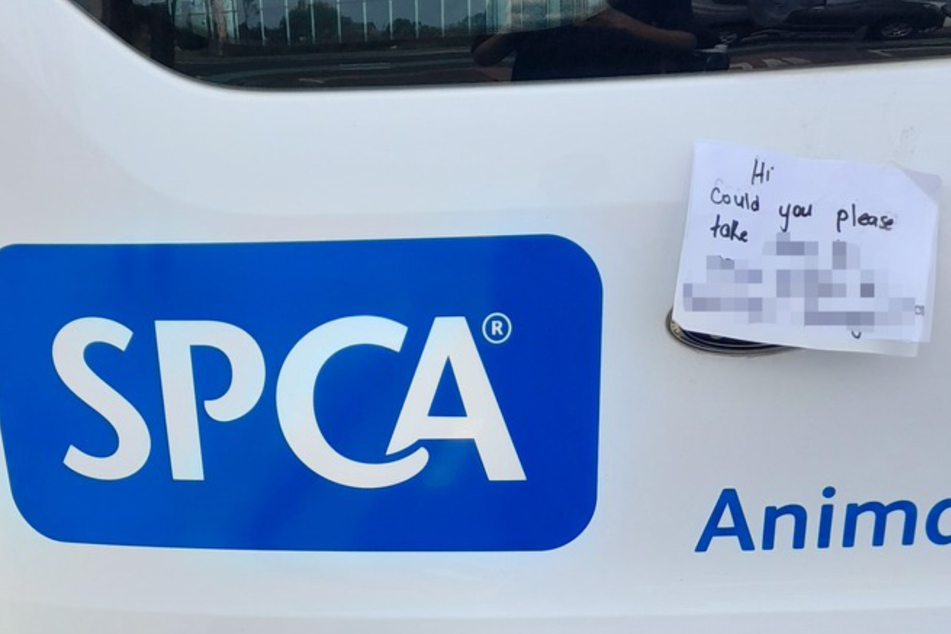 The note was stuck to SPCA field officer Jamie's van.