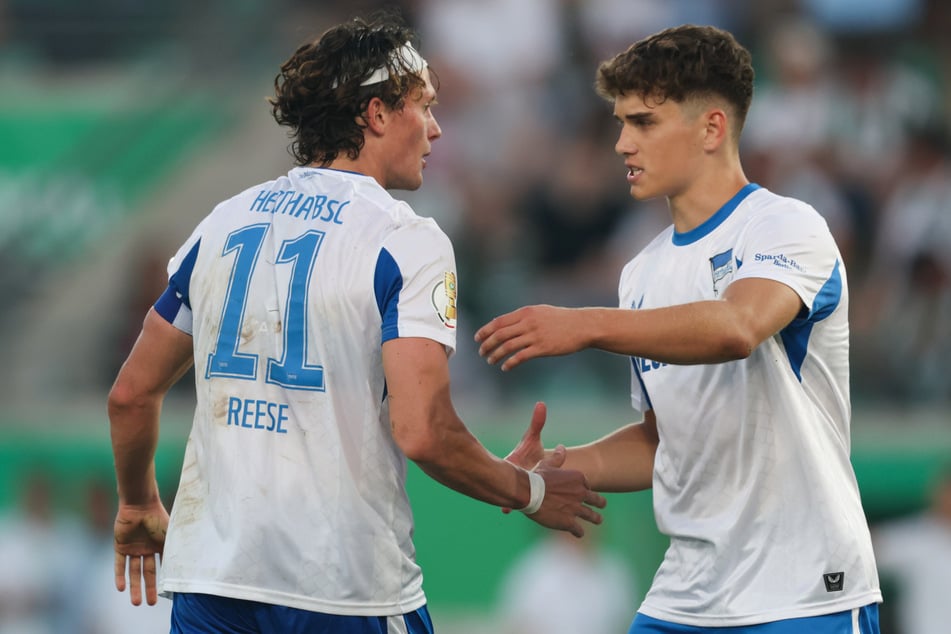 Hand drauf: Janne Berner (20, r.) wird Profi bei Hertha BSC.