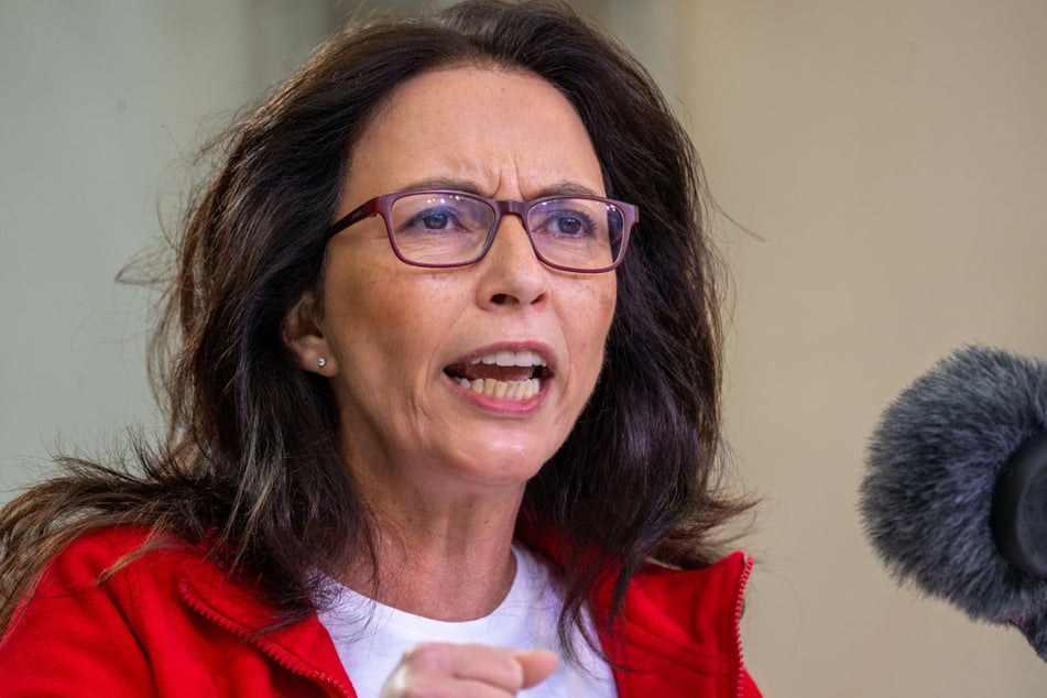 DGB-Bundesvorsitzende Yasmin Fahimi stimmt die Gewerkschaften darauf ein, "in den nächsten Wochen und Monaten kampfbereit" zu bleiben.