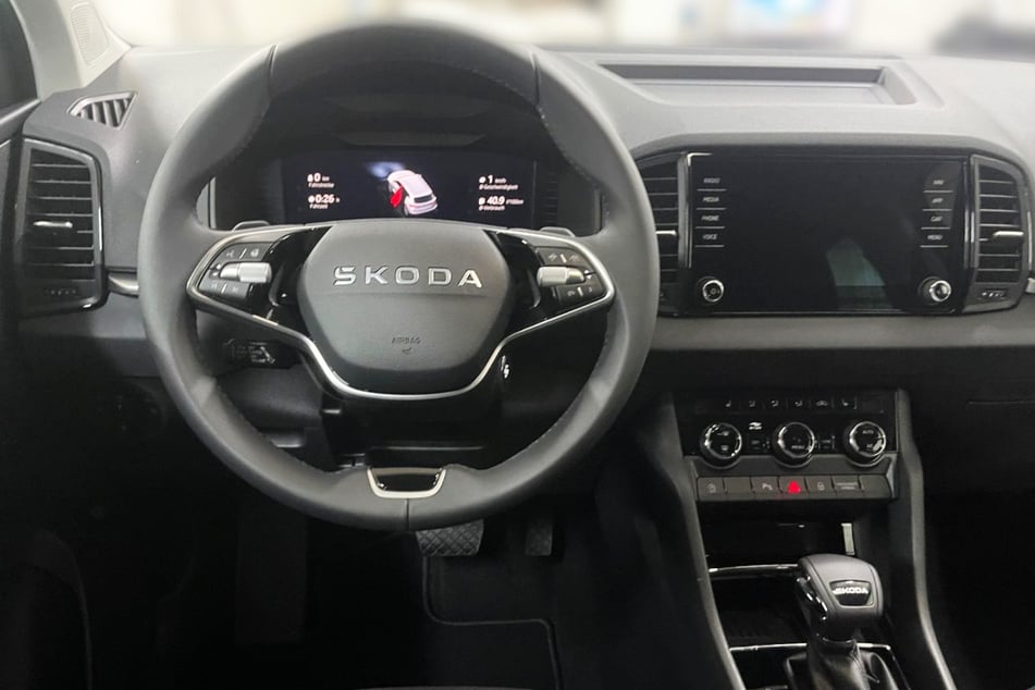 Jetzt einsteigen und losfahren: Der Škoda Karoq wartet bei Auto & Service PIA schon auf Euch.