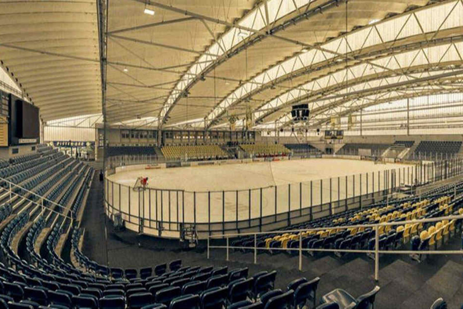 Ein Blick in die Chemnitzer Eissporthalle: ein Beispiel für die "Ostmoderne".
