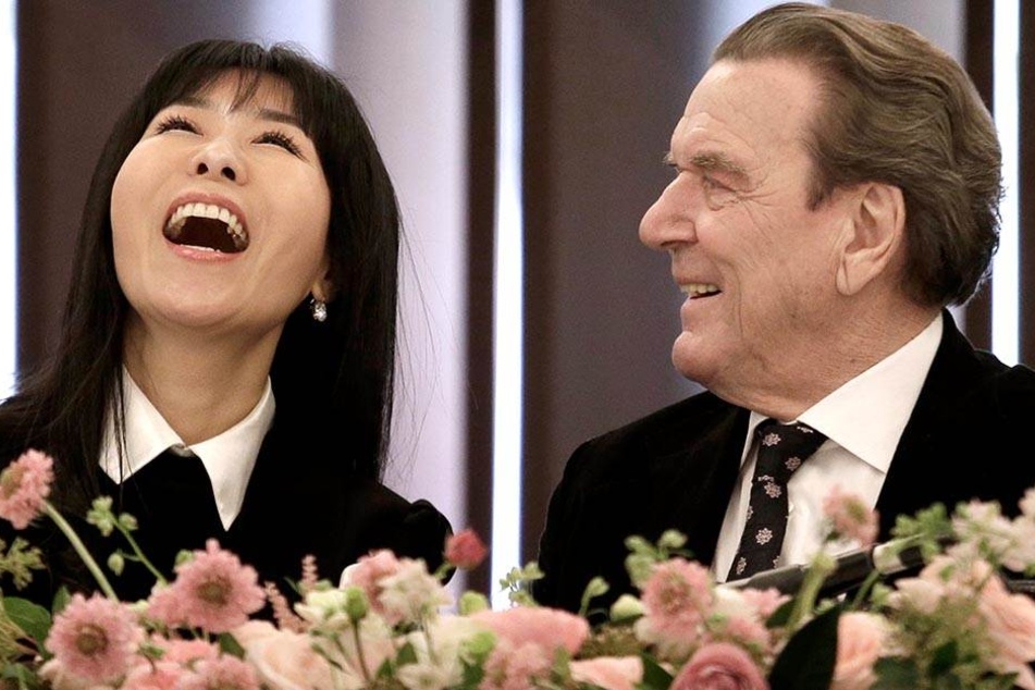 Wenn möglich, möchte das Paar noch in diesem Herbst Hochzeit feiern.