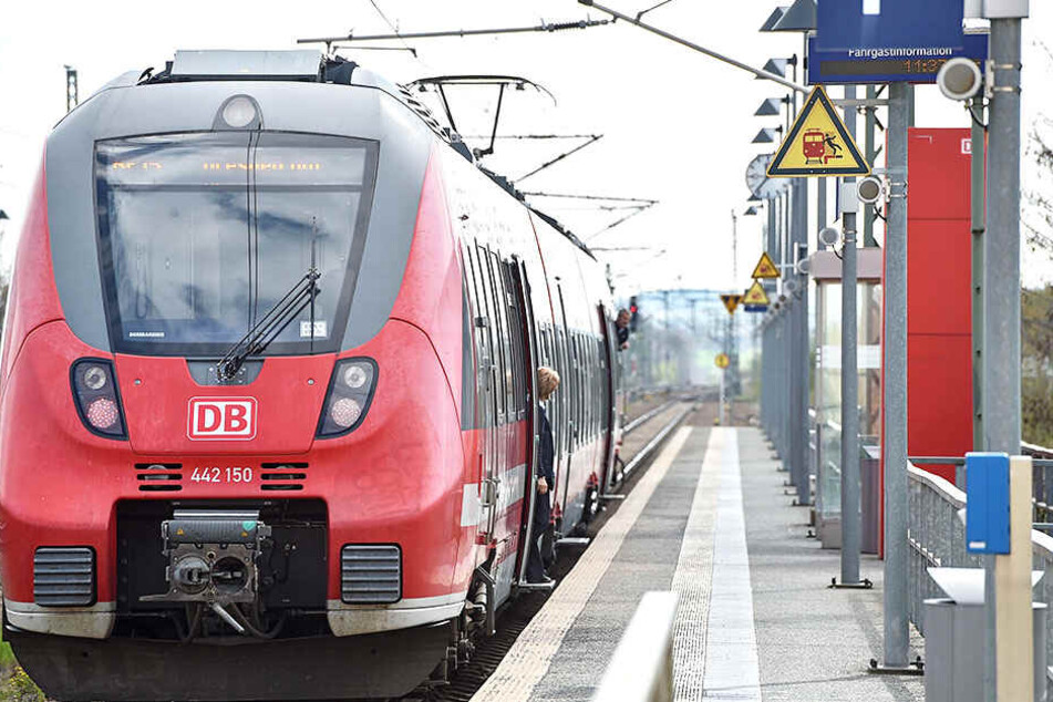 Auf so einem Bahnsteig musste die schwerbehinderte EU-Rentnerin am späten Nachmittag ihre Notdurft verrichten - vor der Augen der Passagiere im Zug.
