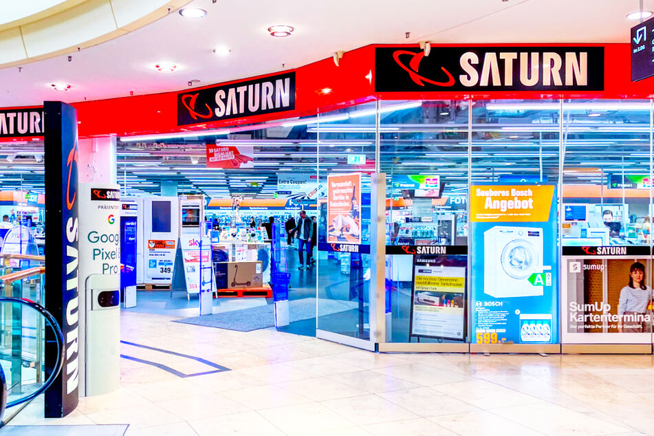 SATURN Dresden - in der Altmarkt-Galerie, Webergasse 1.