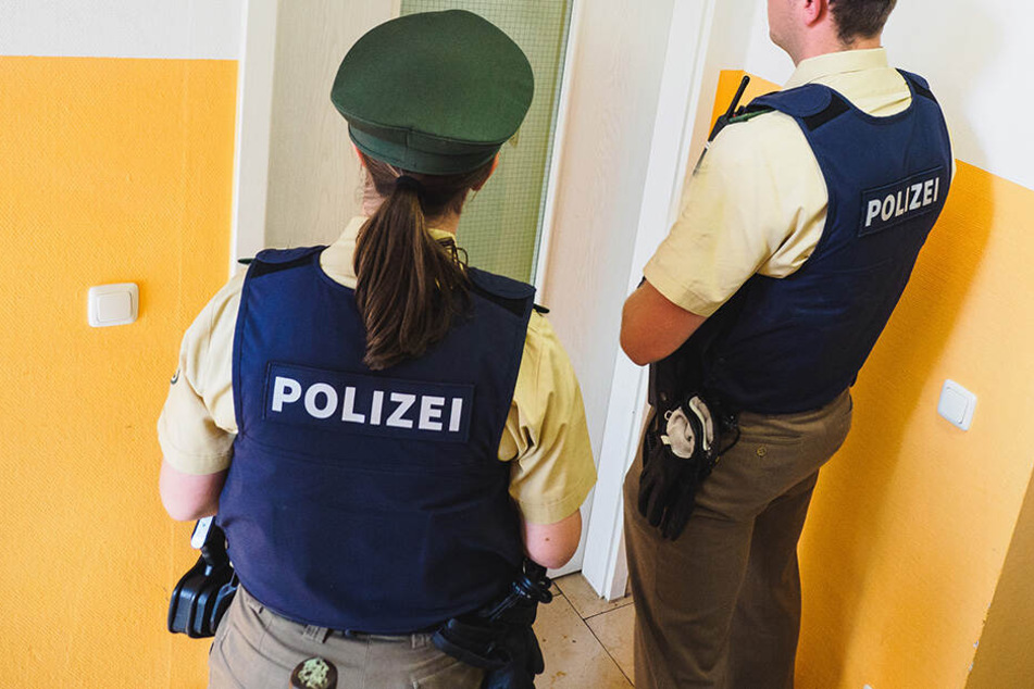 In Hoyerswerda wurden Polizisten zu einem Wohnungseinbruch gerufen. (Symbolbild)