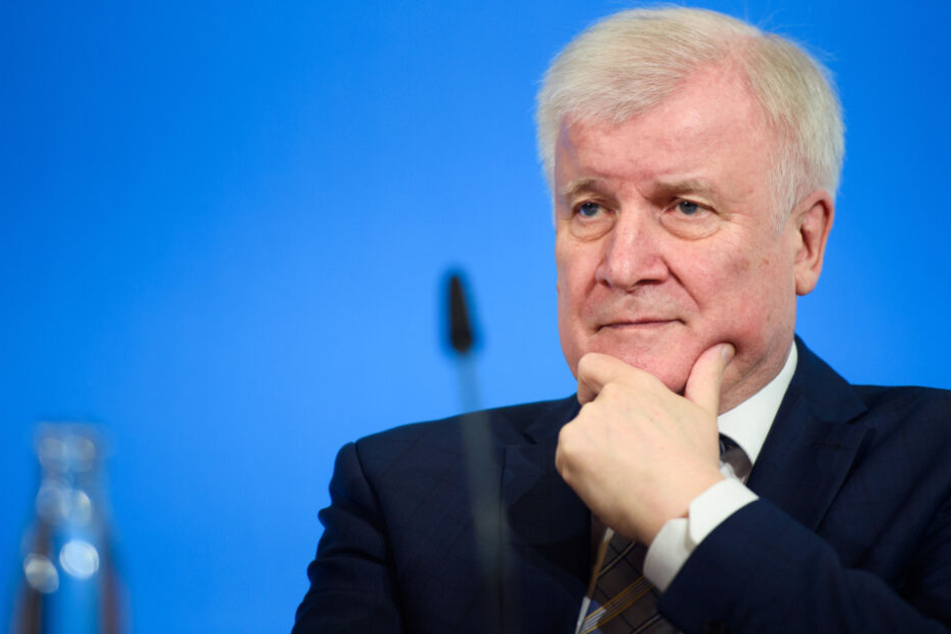Hält trotz Kritik an Huawei fest: Innenminister Horst Seehofer. (Archiv)
