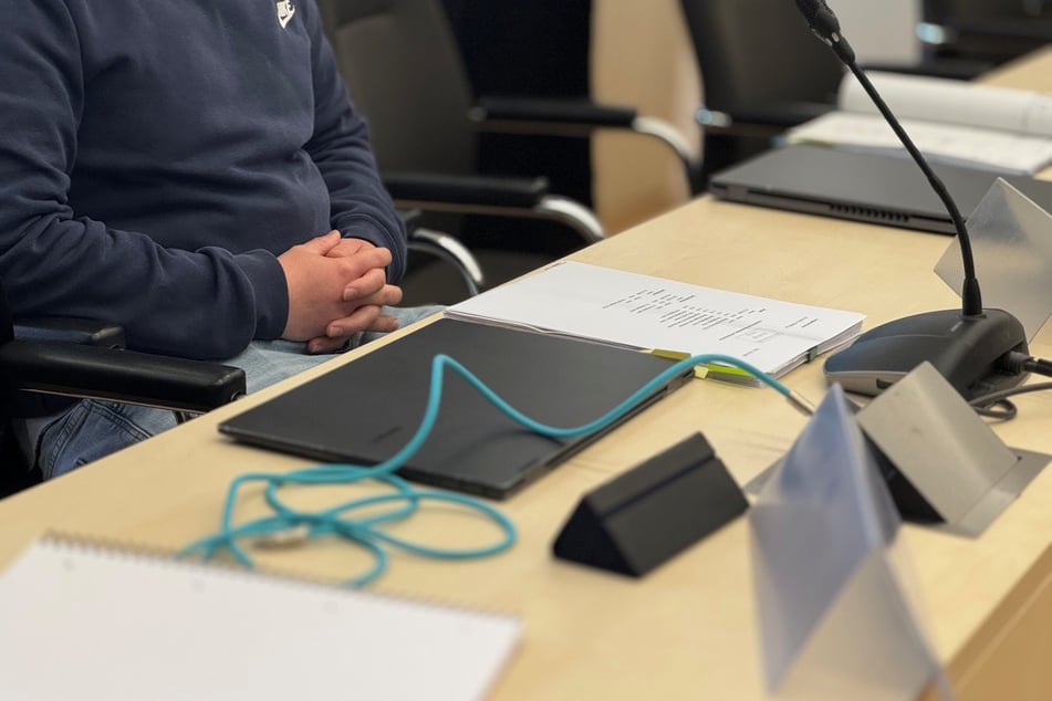 Im Prozess um den Angriff auf eine Flüchtlingsunterkunft in Gehren sagten vor dem Landgericht Erfurt mehrere Polizeibeamte als Zeugen aus. (Archivbild)