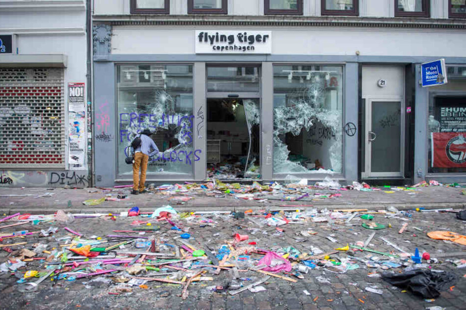 Auch dieses Geschäft wurde geplündert.