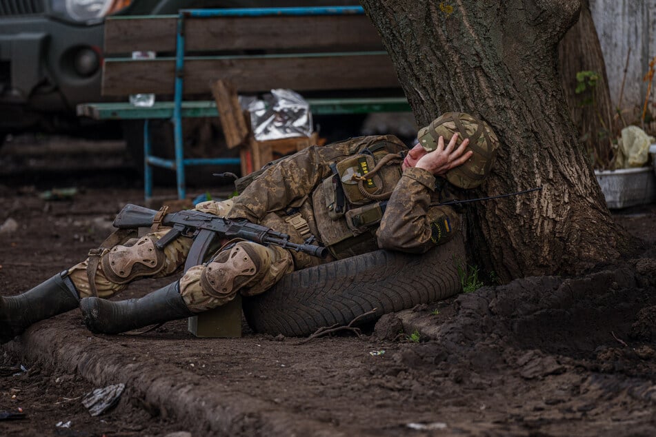 Ukrainische Soldaten müssen vor der erwarteten Frühlingsoffensive neue Kraft schöpfen.