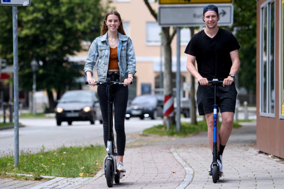 Mit maximal 20 km/h düsen die Roller überall dort, wo auch Fahrräder fahren dürfen.