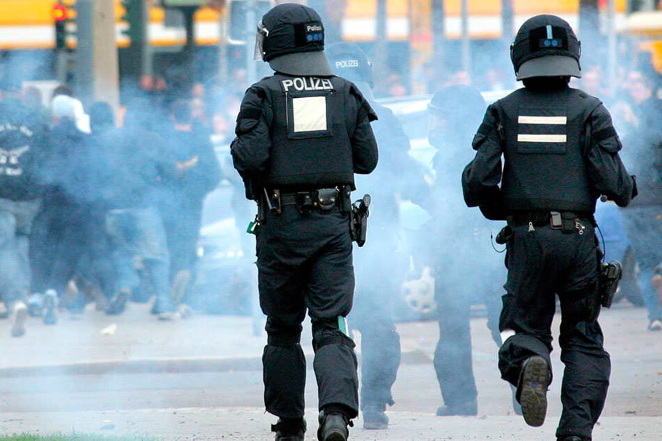 Polizeieinsatz bei einem Spiel von Dynamo Dresden: Die Beschwerdestelle
verzeichnete auch 445 Bitten, Hinweise und Vorschläge.
