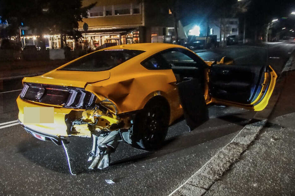Mit diesem Mustang musste der Fahrer wegen eines Streifenwagens bremsen.