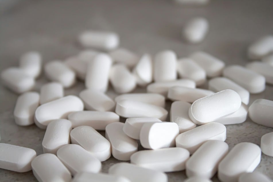Acetaminophen, which is one of the most commonly used drugs worldwide, is made from the derivatives of fossil fuels.