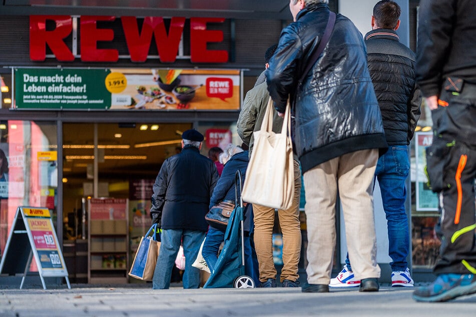Mit diesen günstigen Angeboten überrascht REWE alle Kunden