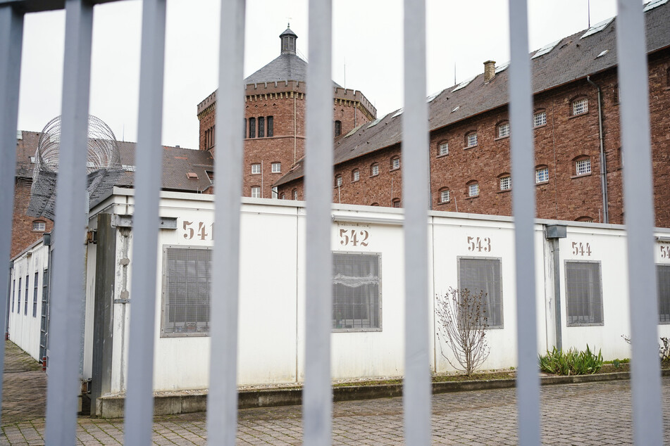 Die Justizvollzugsanstalt Bruchsal war nach der Flucht des damals 43-jährigen Mörders in die Schlagzeilen geraten.