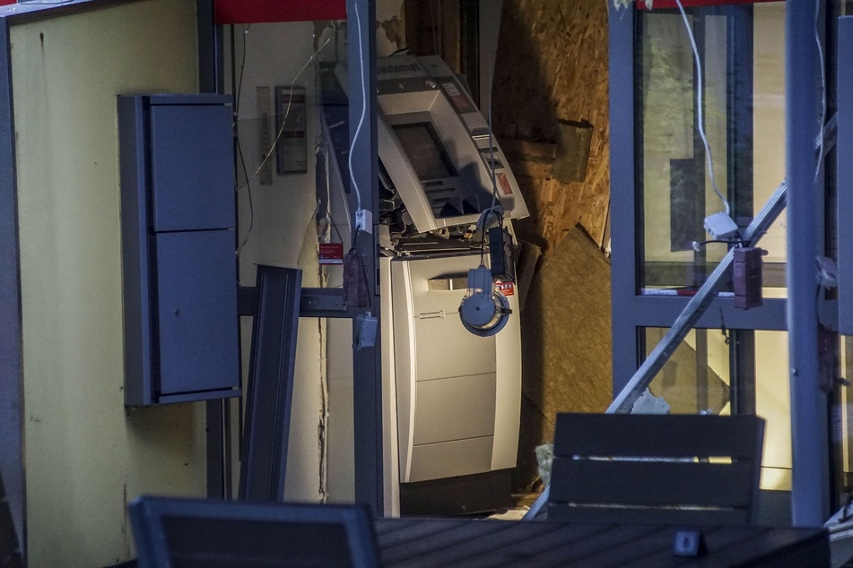 Der Automat wurde bei der Explosion schwer beschädigt.