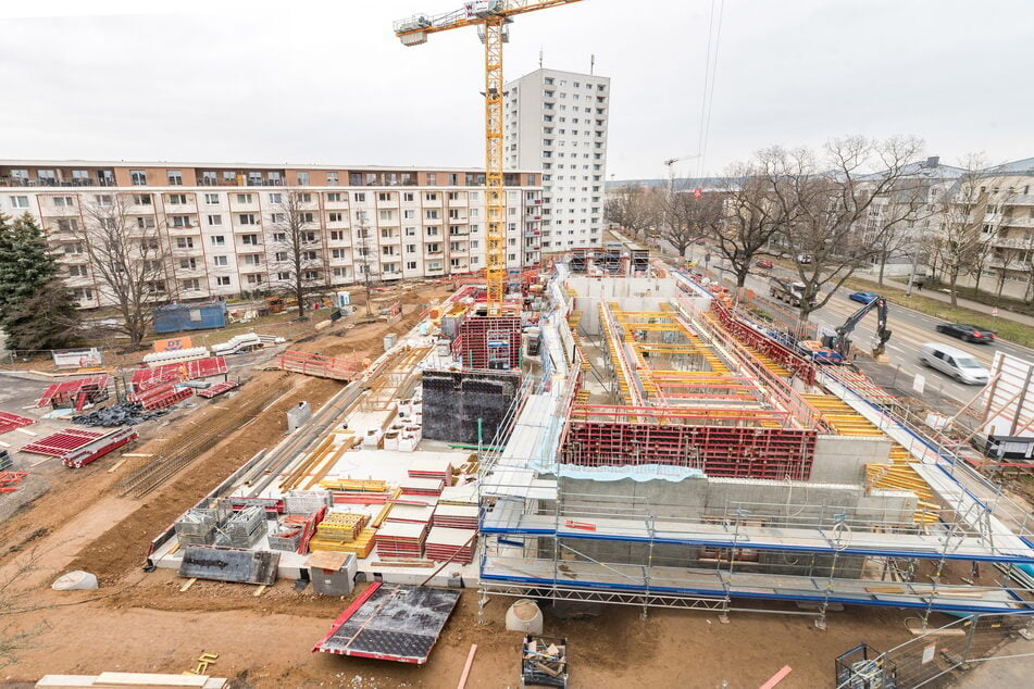 In Dresden laufen zahlreiche Neubau-Projekte wie dieses der Wohnungsgenossenschaft Johannstadt an der Fetscherstraße.