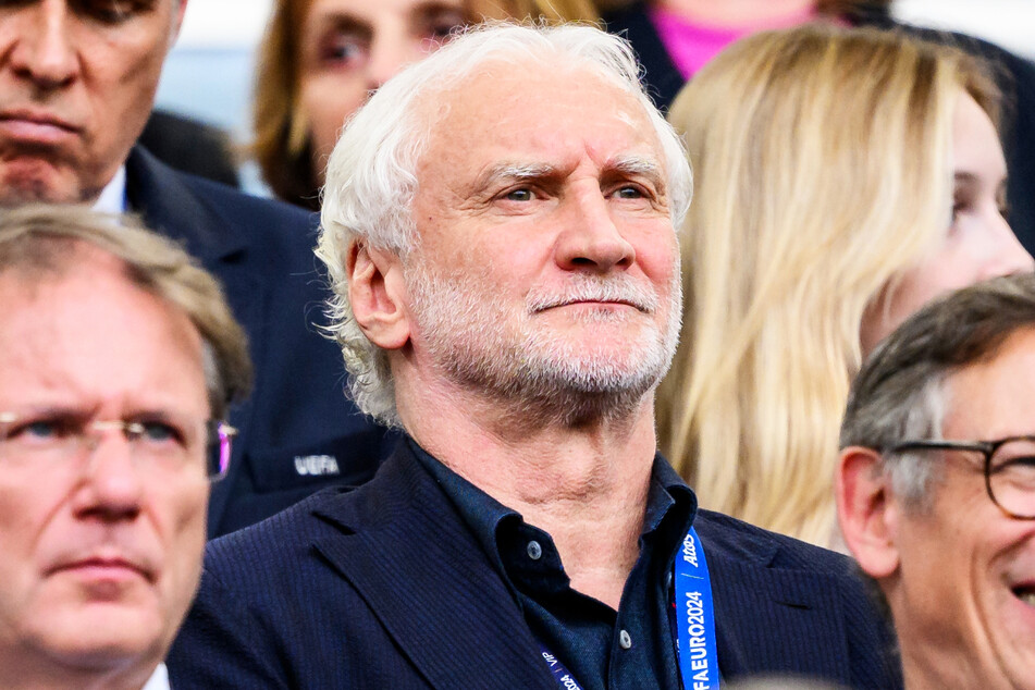 Rudi Völler (64) hat sich zurückhaltend zu einer Zukunft Manuel Neuers in der Nationalmannschaft geäußert.