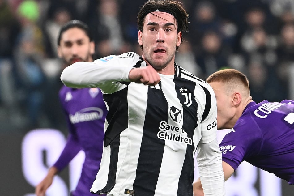 The Serbian Juventus attacker Dušan Vlahović (24) has apparently been racially insulted.