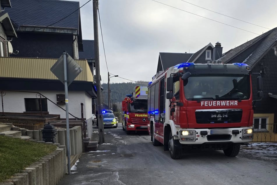 Polizei, Feuerwehr und Notarzt waren vor Ort gewesen.