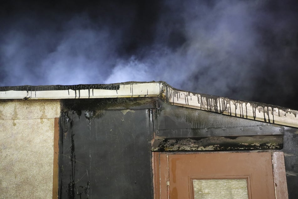 Chemnitz: Feuerwehreinsatz in Chemnitz: Laube brennt ab