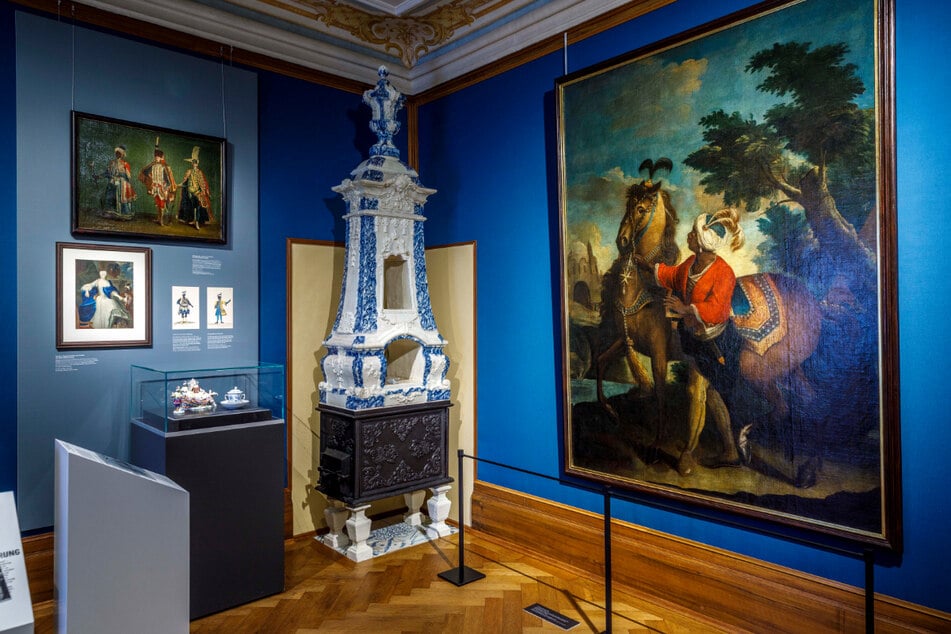 Zu den größten Gemälden der Ausstellung zählt die Darstellung eines schwarzen Kammerdieners mit Pferd.