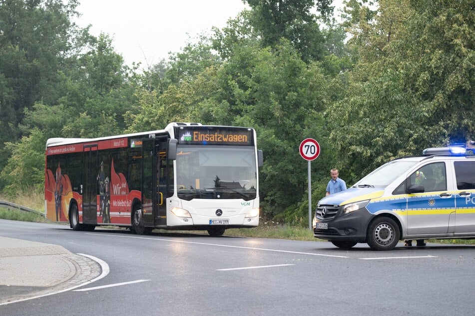 Ein 25-Jähriger prügelte einen Busfahrer nach einem Ticket-Streit ins Krankenhaus. (Symbolbild)