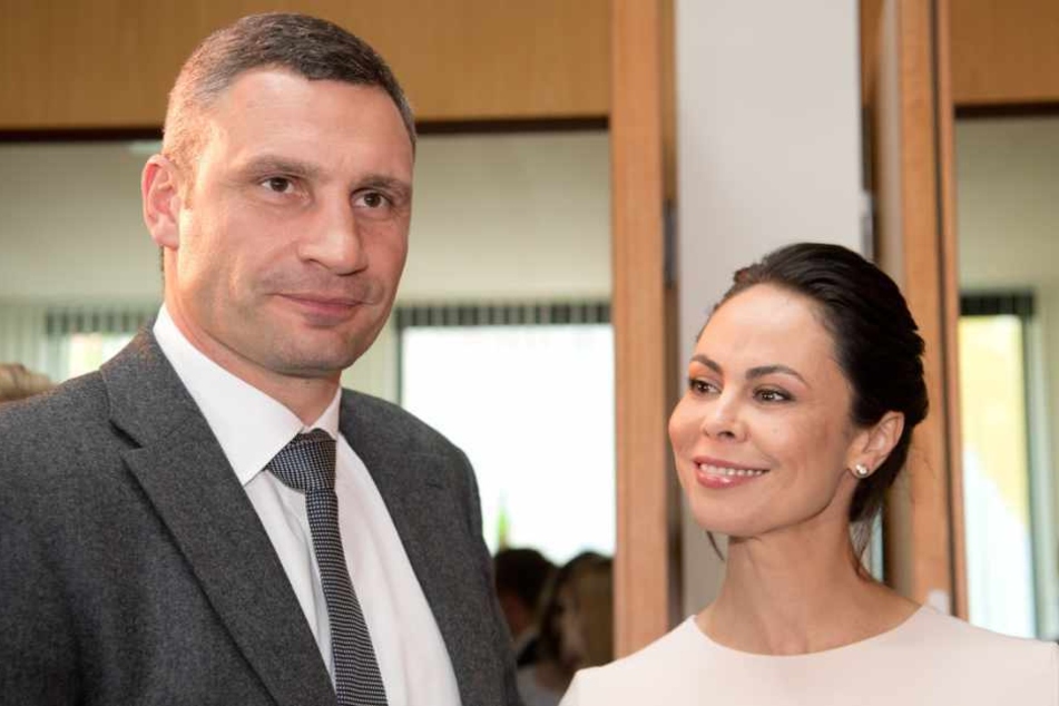 Mit seiner Frau Natalia, die sich in Hamburg befindet, kann er derzeit nur per Telefon sprechen.