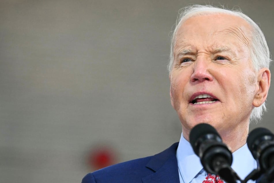 Biden snaps at reporter asking if Harris will take over presidency: "Did you fall on your head?"