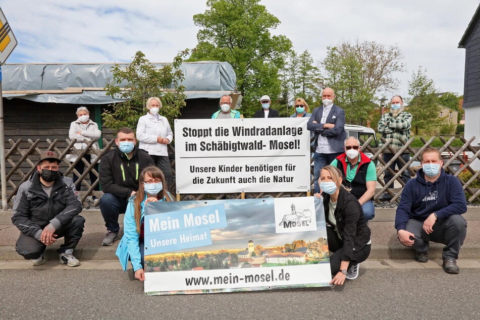 Im Mai 2021 gingen Anwohner in Zwickau-Mosel gegen die geplante Windkraftanlage auf die Straße.