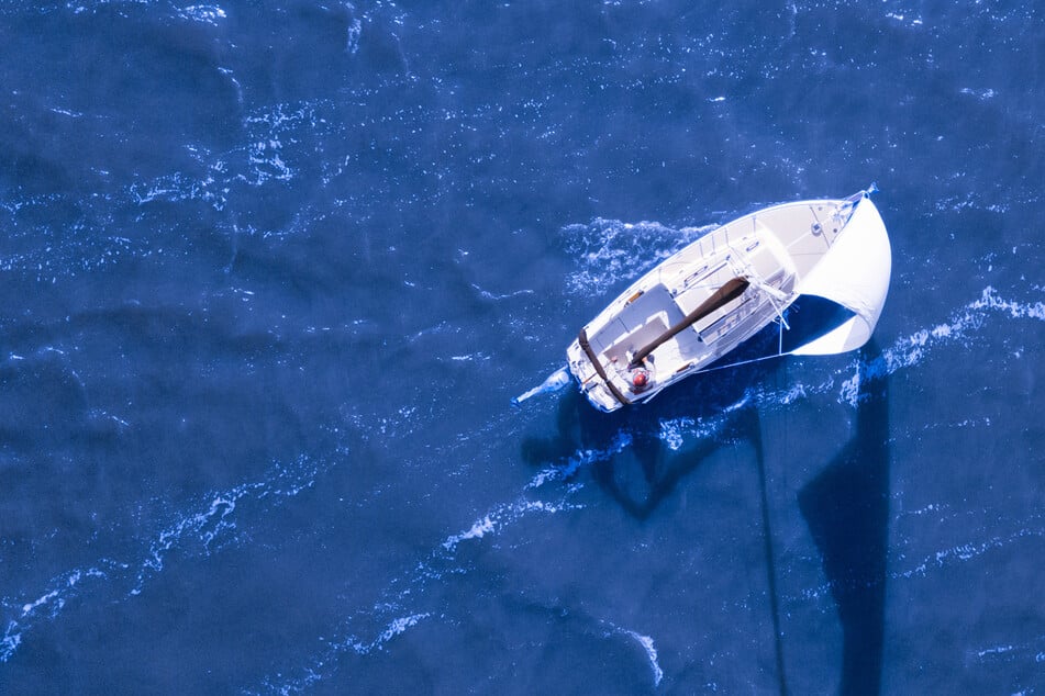 Bei einem Bootsausflug kamen zwei Männer ums Leben und ein weiterer wurde verletzt. (Symbolbild)