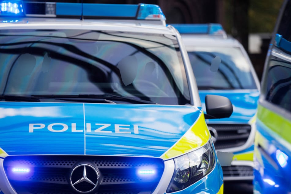 Nach der Tat rief der Angeklagte selbst die Polizei. (Symbolbild)