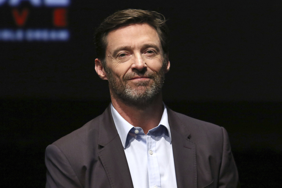 Hugh Jackman (52) fasziniert die Twitter-Community mit seinem selbst gebackenen Brot.