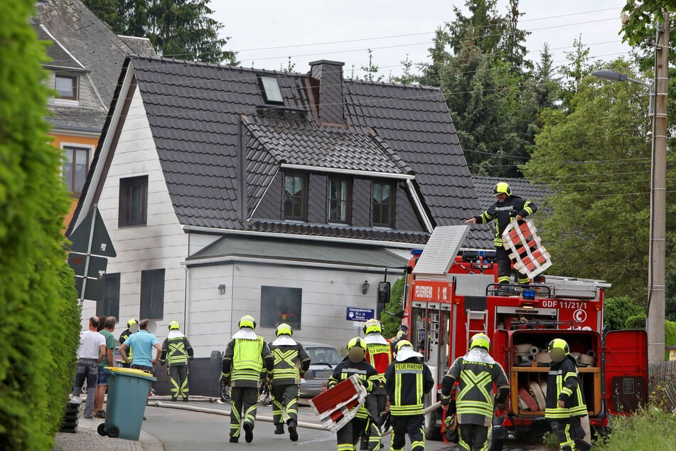 Feuerwehreinsatz in Gersdorf: Brand in Einfamilienhaus