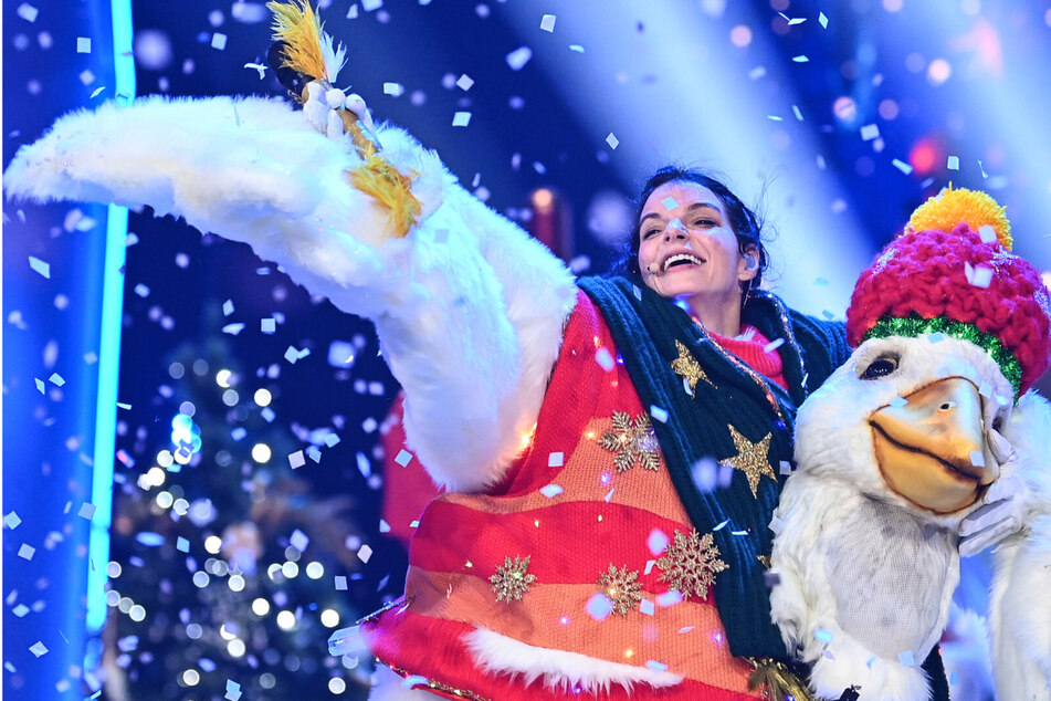 Sie weiß, wie es sich hinter der Kostümierung anfühlt: Sängerin und Schauspielerin Yvonne Catterfeld (42) gewann im Dezember 2021 das Weihnachts-Special von "The Masked Singer".