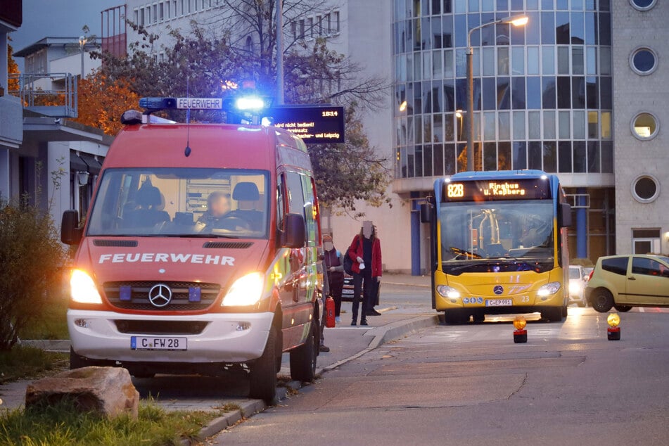 Die Konradstraße wurde voll gesperrt, die Buslinie 82 umgeleitet.