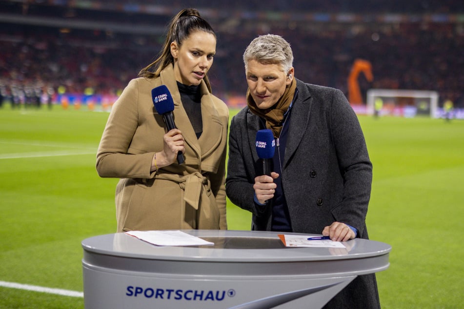 Esther Sedlaczek (37) und Bastian Schweinsteiger (38) im Einsatz für die ARD-Sportschau