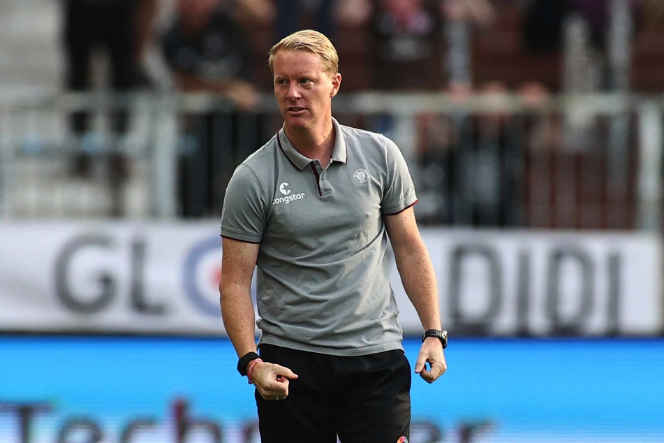 Für Chefcoach Timo Schultz (45) und den FC St. Pauli läuft es aktuell nicht gut. Im Stadtderby gegen den HSV rechnet sich der 45-Jährige dennoch etwas aus. (Archivfoto)