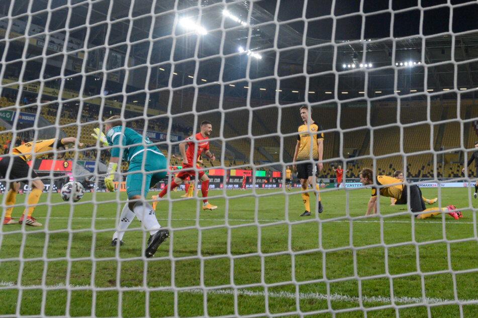 Dynamo ist hinten viel zu anfällig - wie das Gegentor zum 1:2 gegen Zwickau bewies.