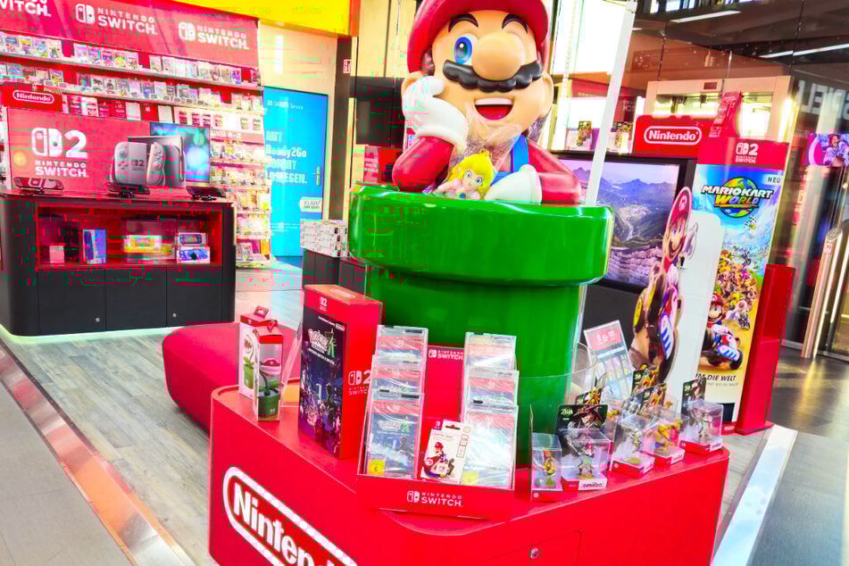 Touchdown auch für Technik: Saturn Berlin Europa-Center öffnet am Sonntag (9.11.) von 13 bis 18 Uhr.