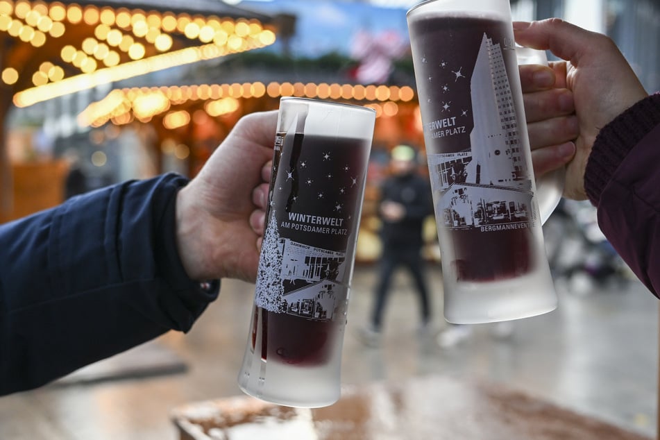 Auf der Winterwelt am Potsdamer Platz kann man bereits seit dem 31. Oktober verschiedenen Glühwein genießen.