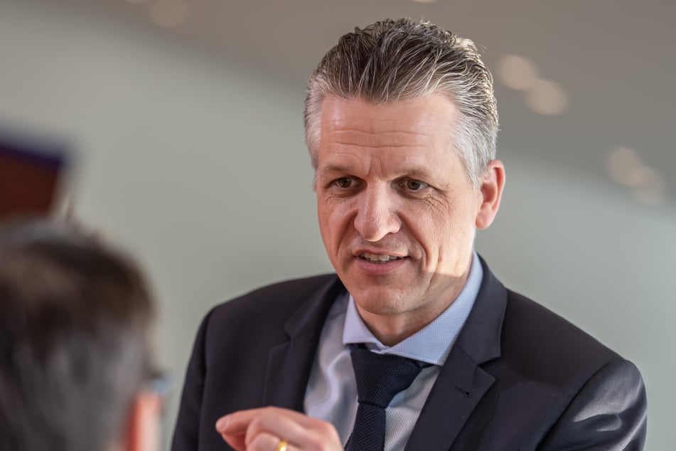 Kanzleramtsminister Thorsten Frei (52, CDU) musste offenbar mehrere Schimpf-Tiraden von Friedrich Merz über sich ergehen lassen.