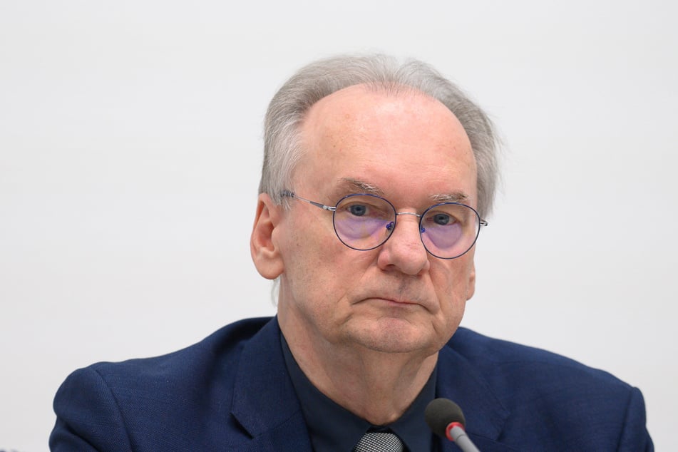 Sachsen-Anhalts Ministerpräsident Reiner Haseloff (71, CDU) fordert die Bundesregierung auf, sich am Koalitionsvertrag zu halten.