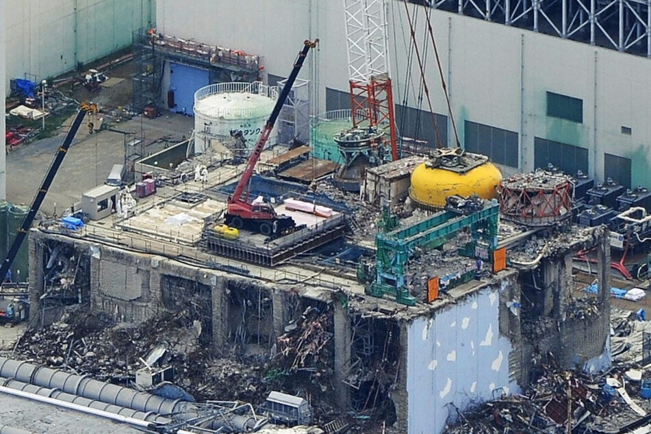 Wohl noch Jahrzehnte eine Sperrzone: das Katastrophen-Werk in Fukushima.